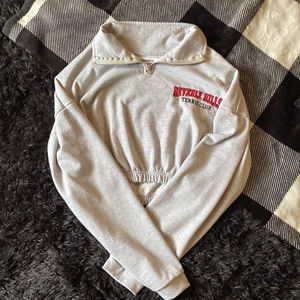 Cropped gray tennis sweatshirt